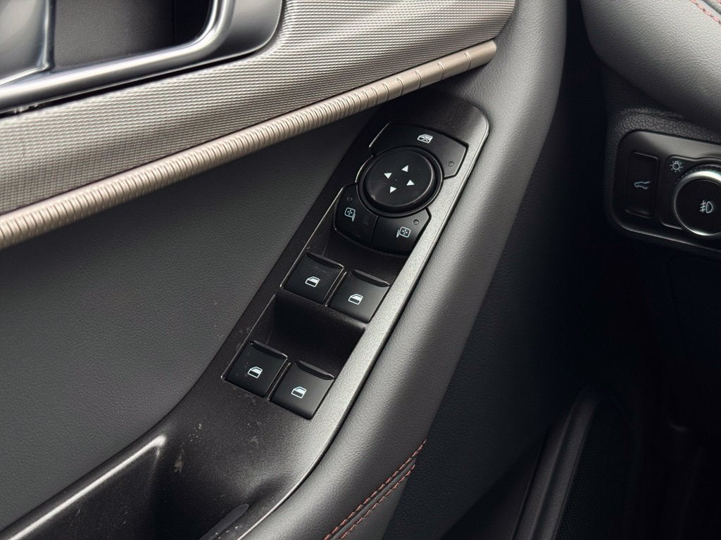 2027 Ford Explorer Active w/2nd Row Bench Seat