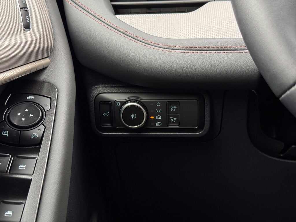 2027 Ford Explorer Active w/2nd Row Bench Seat