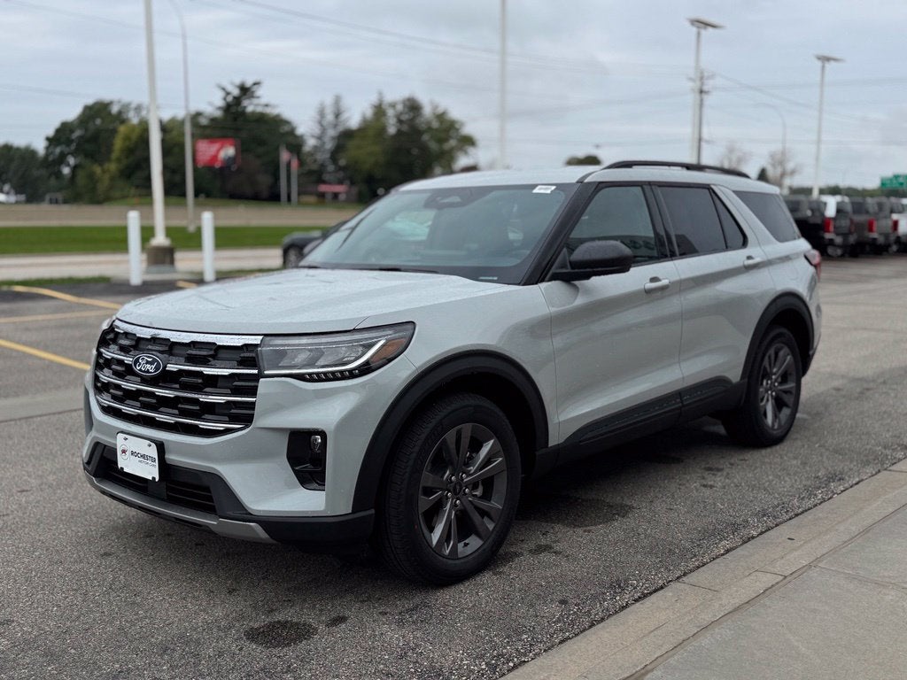 2027 Ford Explorer Active w/2nd Row Bench Seat