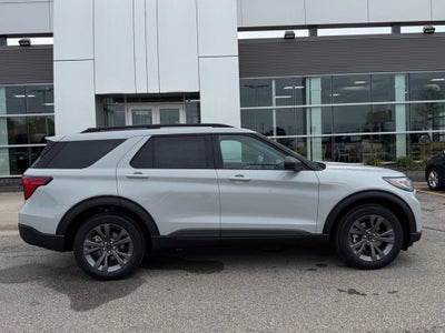 2027 Ford Explorer Active w/2nd Row Bench Seat