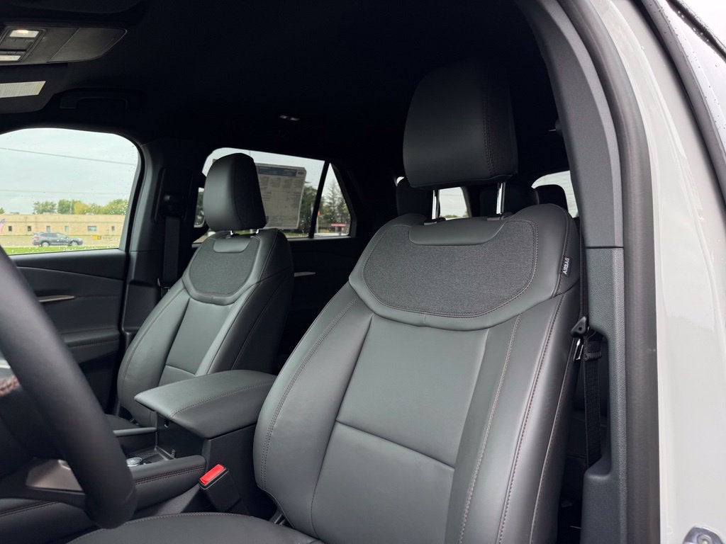 2027 Ford Explorer Active w/2nd Row Bench Seat