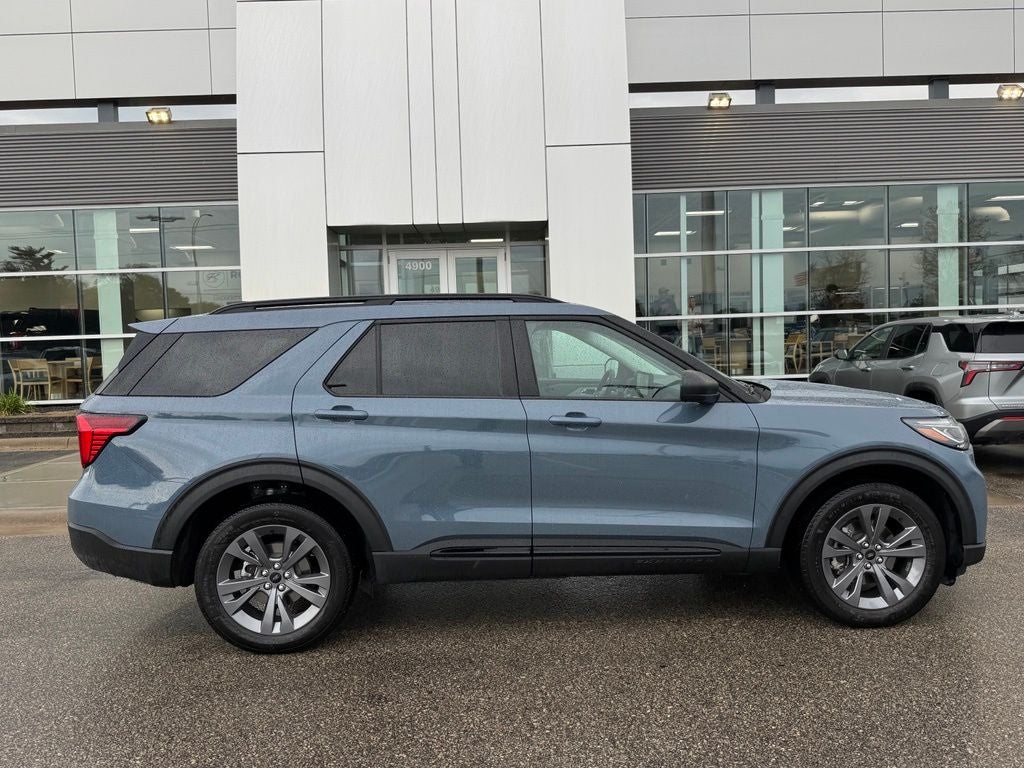 2026 Ford Explorer Active w/Heated Steering Wheel + 20" Wheels