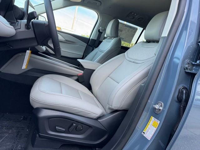 2026 Ford Explorer Active w/20" Wheels + Heated Steering Wheel
