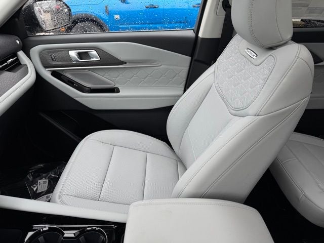 2026 Ford Explorer Platinum w/Fixed Glass Roof + 21" Wheels