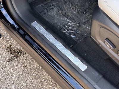 2026 Ford Explorer Platinum w/Glass Roof + Massaging Seats