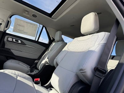 2026 Ford Explorer Platinum w/Glass Roof + Massaging Seats