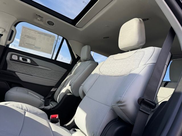 2026 Ford Explorer Platinum w/Glass Roof + Massaging Seats