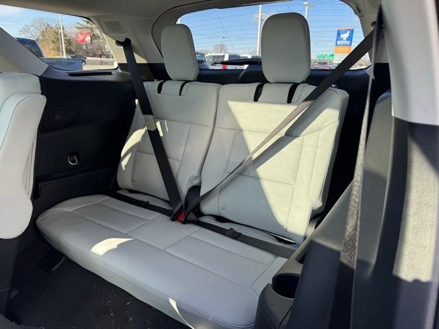 2026 Ford Explorer Platinum w/Glass Roof + Massaging Seats