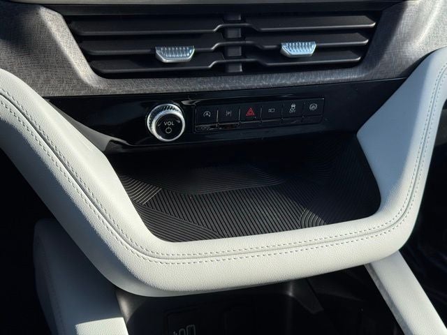 2026 Ford Explorer Platinum w/Glass Roof + Massaging Seats