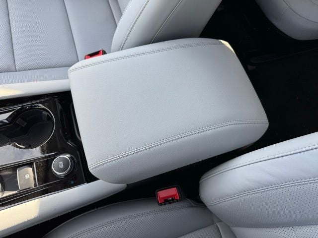 2026 Ford Explorer Platinum w/Glass Roof + Massaging Seats