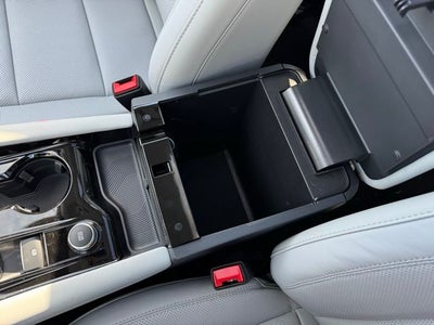 2026 Ford Explorer Platinum w/Glass Roof + Massaging Seats