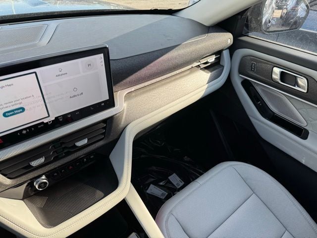 2026 Ford Explorer Platinum w/Glass Roof + Massaging Seats