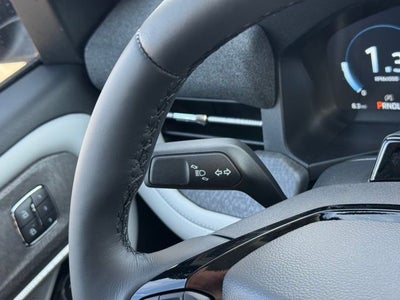 2026 Ford Explorer Platinum w/Glass Roof + Massaging Seats