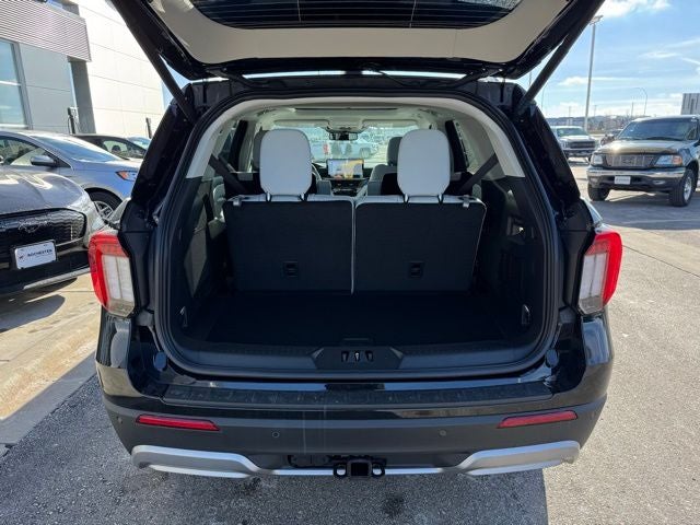 2026 Ford Explorer Platinum w/Glass Roof + Massaging Seats