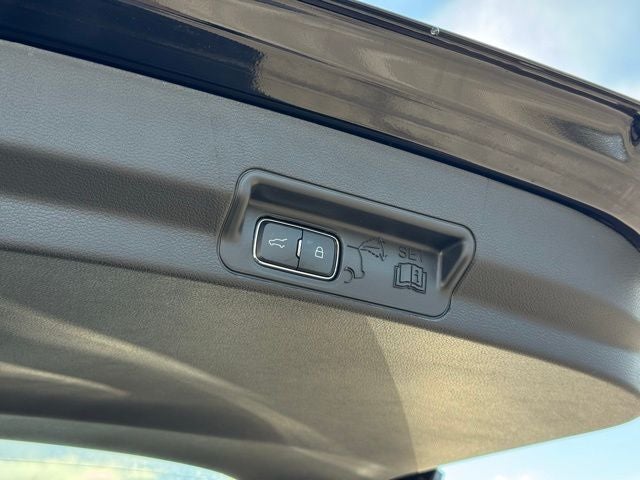 2026 Ford Explorer Platinum w/Glass Roof + Massaging Seats