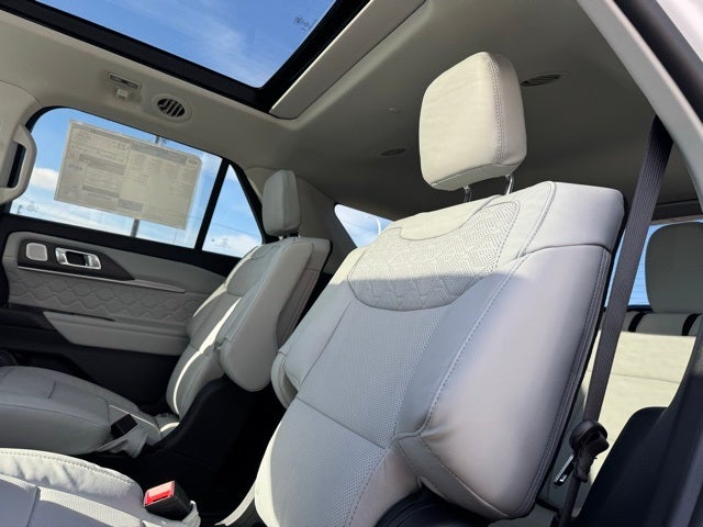 2026 Ford Explorer Platinum w/Glass Roof + Massaging Seats