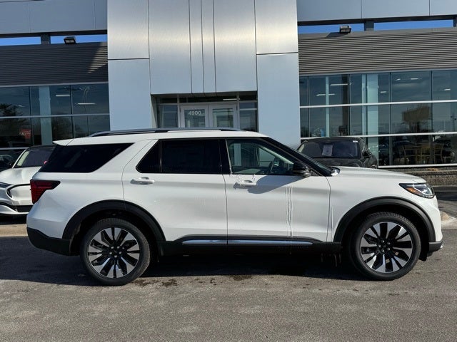 2026 Ford Explorer Platinum w/Glass Roof + Massaging Seats