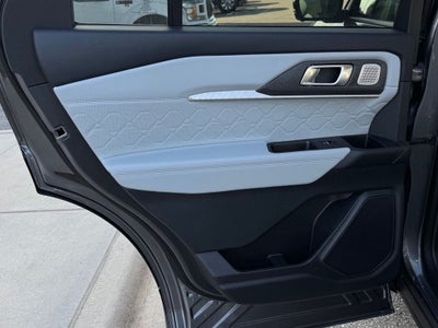 2026 Ford Explorer Platinum w/Fixed Glass Roof