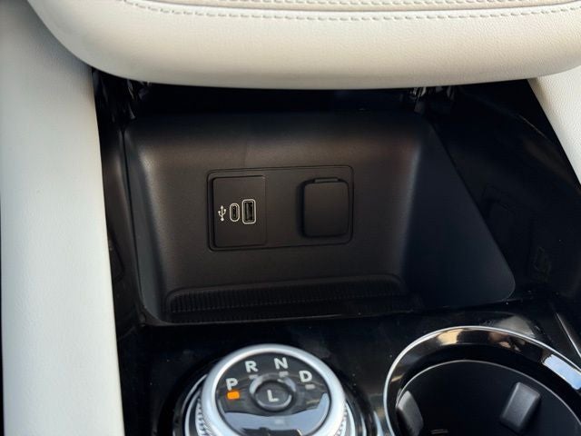 2026 Ford Explorer Platinum w/Fixed Glass Roof + Keyless Entry Keypad