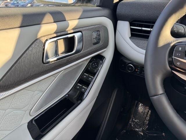 2026 Ford Explorer Platinum w/Fixed Glass Roof + Keyless Entry Keypad