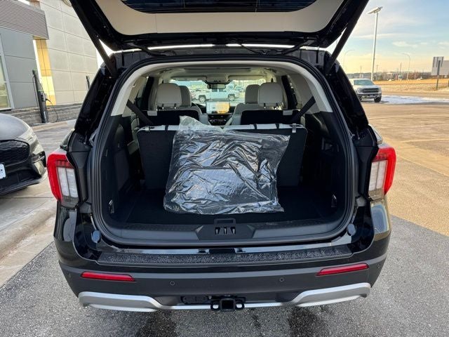 2026 Ford Explorer Platinum w/Fixed Glass Roof + Keyless Entry Keypad