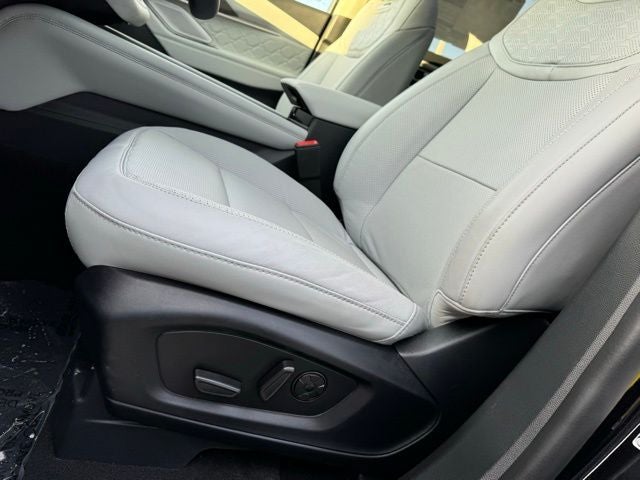 2026 Ford Explorer Platinum w/Fixed Glass Roof + Keyless Entry Keypad