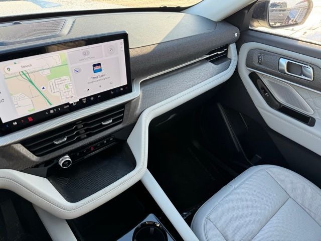 2026 Ford Explorer Platinum w/Glass Roof + Massaging Seats