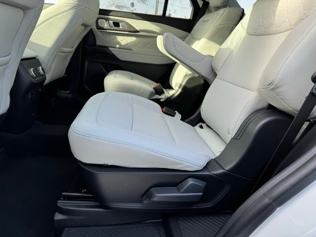 2026 Ford Explorer Platinum w/Fixed Glass Roof