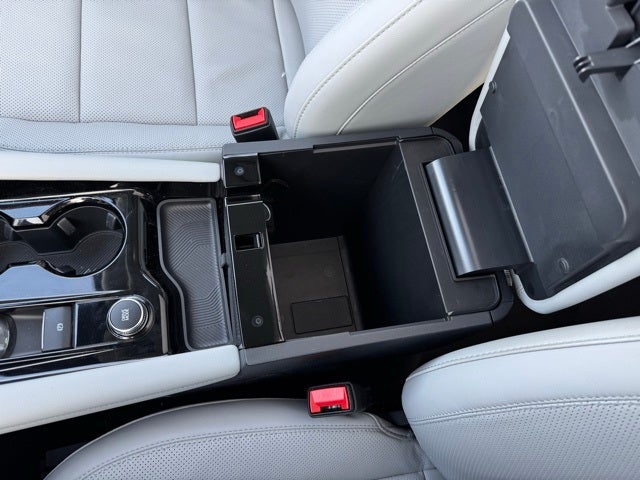 2026 Ford Explorer Platinum w/Fixed Glass Roof