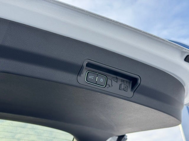 2026 Ford Explorer Platinum w/Fixed Glass Roof