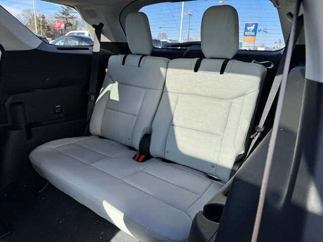 2026 Ford Explorer Platinum w/Glass Roof + Massaging Seats