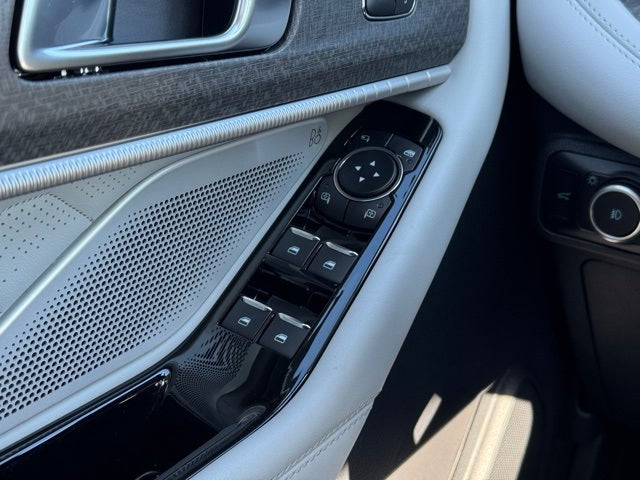 2026 Ford Explorer Platinum w/Glass Roof + Massaging Seats