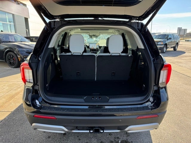 2026 Ford Explorer Platinum w/Glass Roof + Massaging Seats