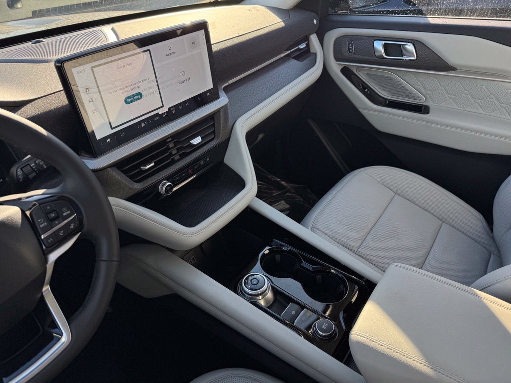 2026 Ford Explorer Platinum w/Glass Roof + Lux Leather Pkg