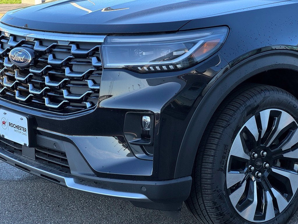 2026 Ford Explorer Platinum w/Glass Roof + Lux Leather Pkg