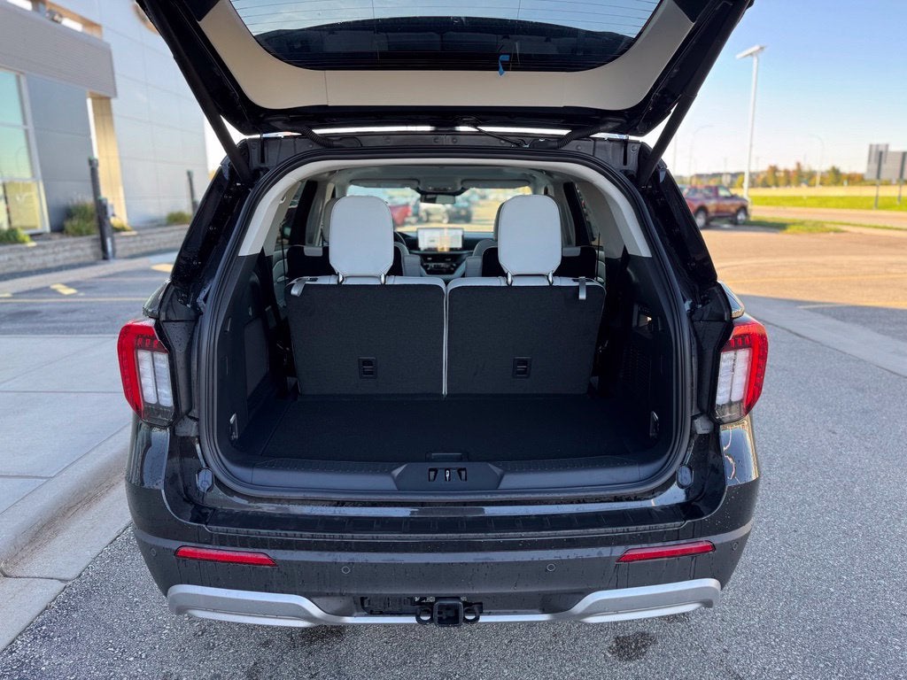 2026 Ford Explorer Platinum w/Glass Roof + Lux Leather Pkg