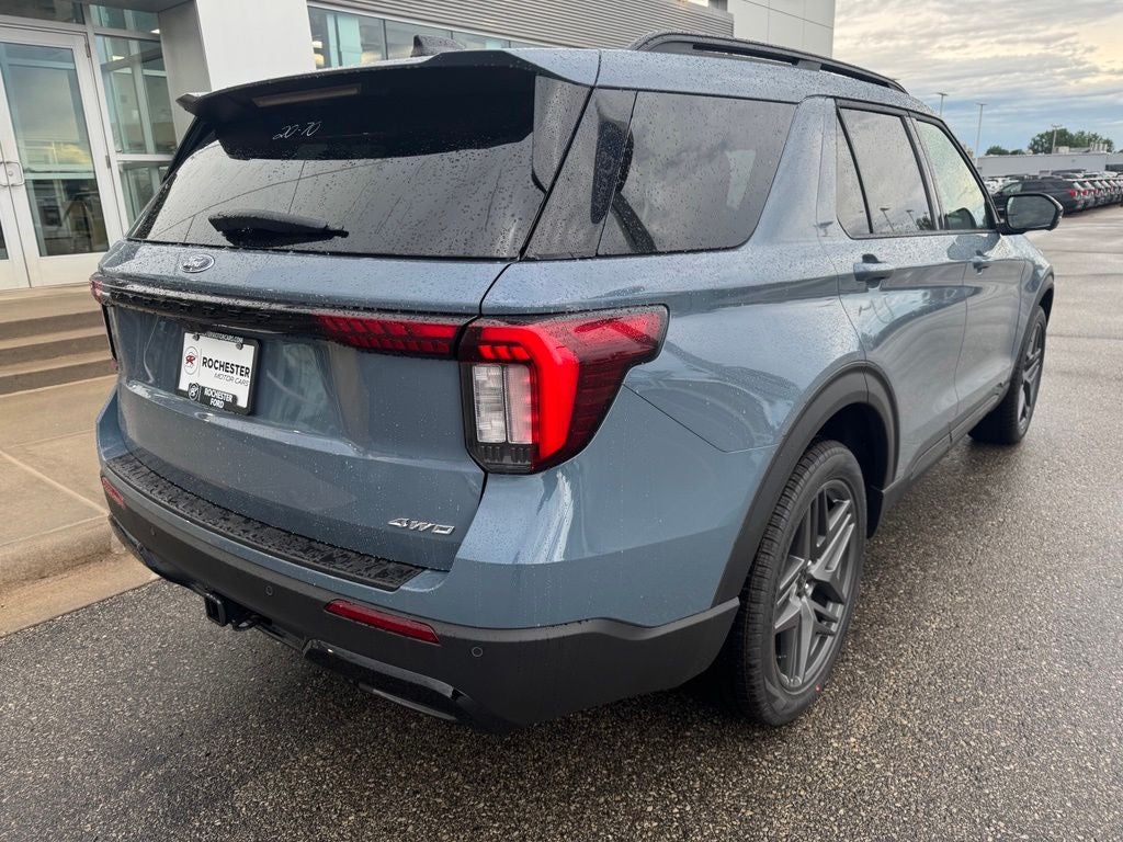 2026 Ford Explorer ST-Line w/Glass Roof + Premium Pkg