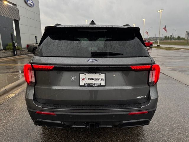 2026 Ford Explorer ST-Line w/Glass Roof + Premium Pkg