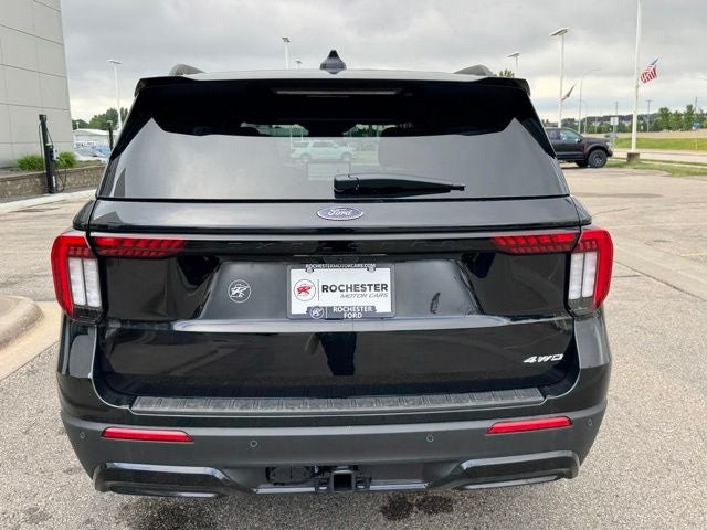 2026 Ford Explorer ST-Line w/Glass Roof + Heated Second Row Seats
