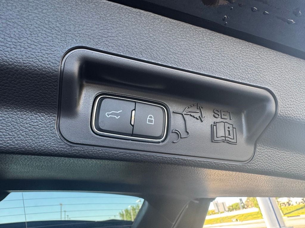2026 Ford Explorer ST-Line w/Street Pkg