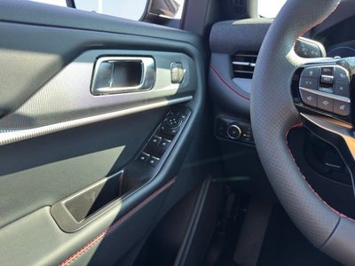 2025 Ford Explorer ST-Line w/Panoramic Vista Roof + Second Row Heated Seats