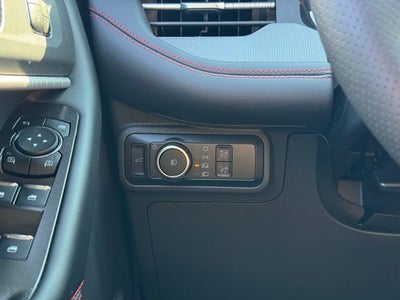 2025 Ford Explorer ST-Line w/Panoramic Vista Roof + Second Row Heated Seats