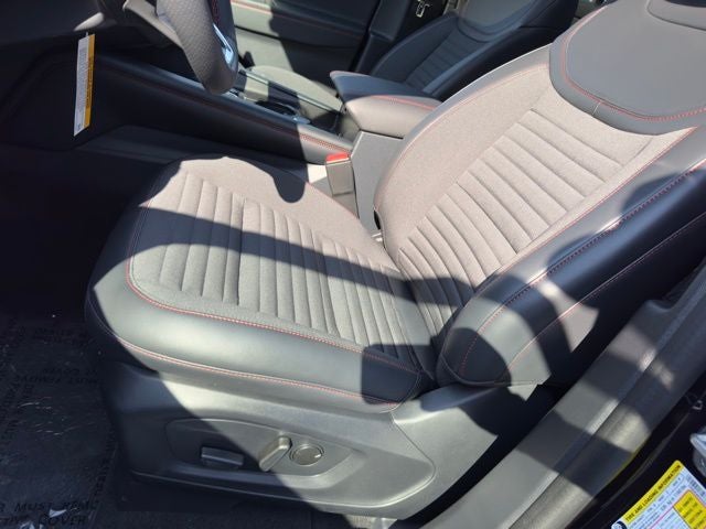 2025 Ford Explorer ST-Line w/Panoramic Vista Roof + Second Row Heated Seats