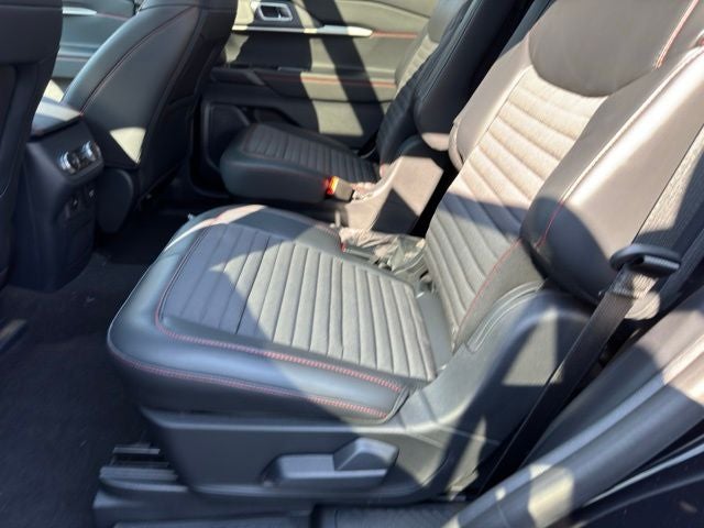2025 Ford Explorer ST-Line w/Panoramic Vista Roof + Second Row Heated Seats