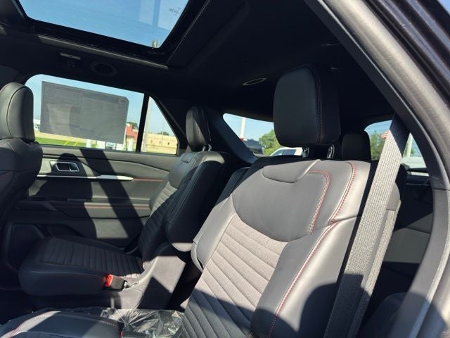 2025 Ford Explorer ST-Line w/Panoramic Vista Roof + Second Row Heated Seats