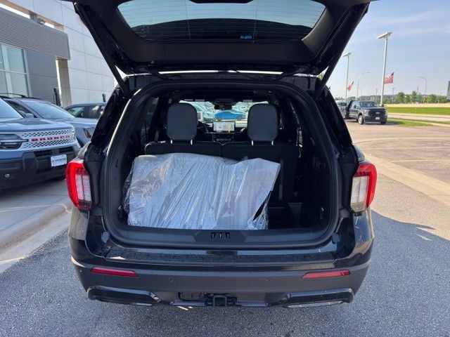 2025 Ford Explorer ST-Line w/Panoramic Vista Roof + Second Row Heated Seats