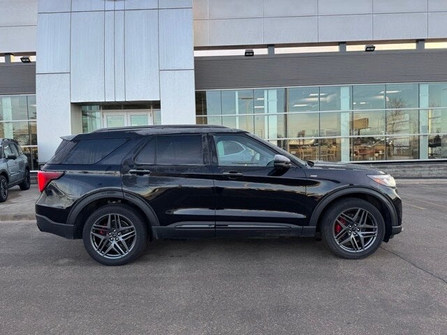 2025 Ford Explorer ST-Line w/ Heated Steering Wheel + Massaging Seats
