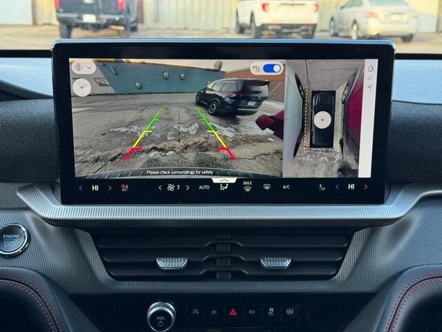 2025 Ford Explorer ST-Line w/ Heated Steering Wheel + Massaging Seats