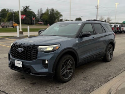 2026 Ford Explorer ST-Line w/Glass Roof + Heated Second Row Seats