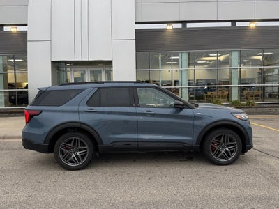 2026 Ford Explorer ST-Line w/Glass Roof + Heated Second Row Seats